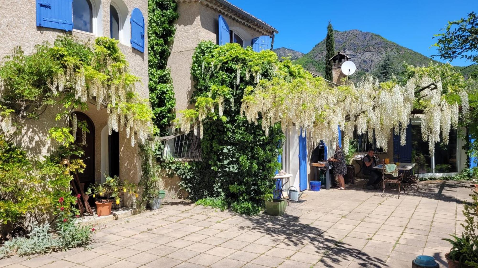 Chambre D'Hotes La Citadelle Lardier-et-Valenca 外观 照片