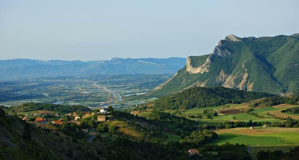 Chambre D'Hotes La Citadelle Lardier-et-Valenca 外观 照片